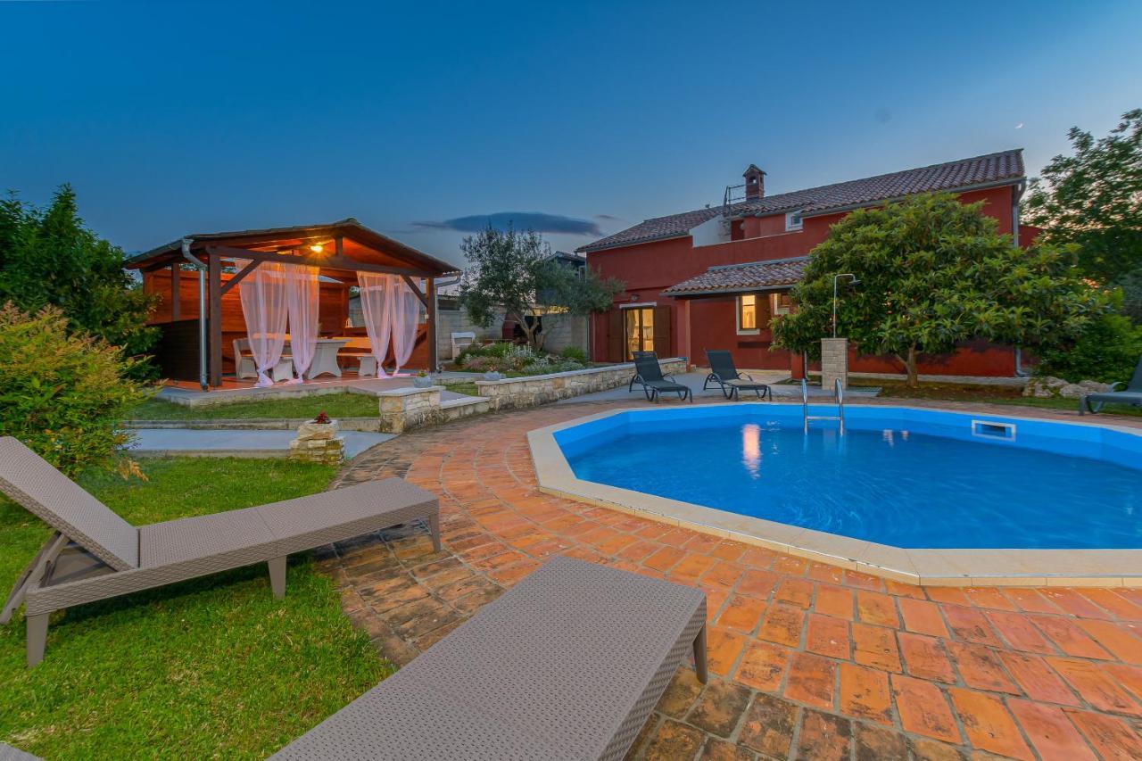 Villa Carla With Private Pool & Kids Playground - Pet Friendly Mutvoran المظهر الخارجي الصورة