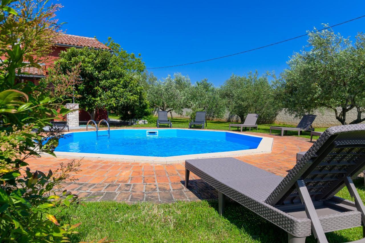 Villa Carla With Private Pool & Kids Playground - Pet Friendly Mutvoran المظهر الخارجي الصورة