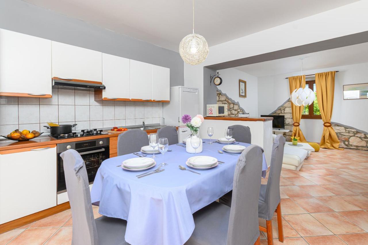 Villa Carla With Private Pool & Kids Playground - Pet Friendly Mutvoran المظهر الخارجي الصورة