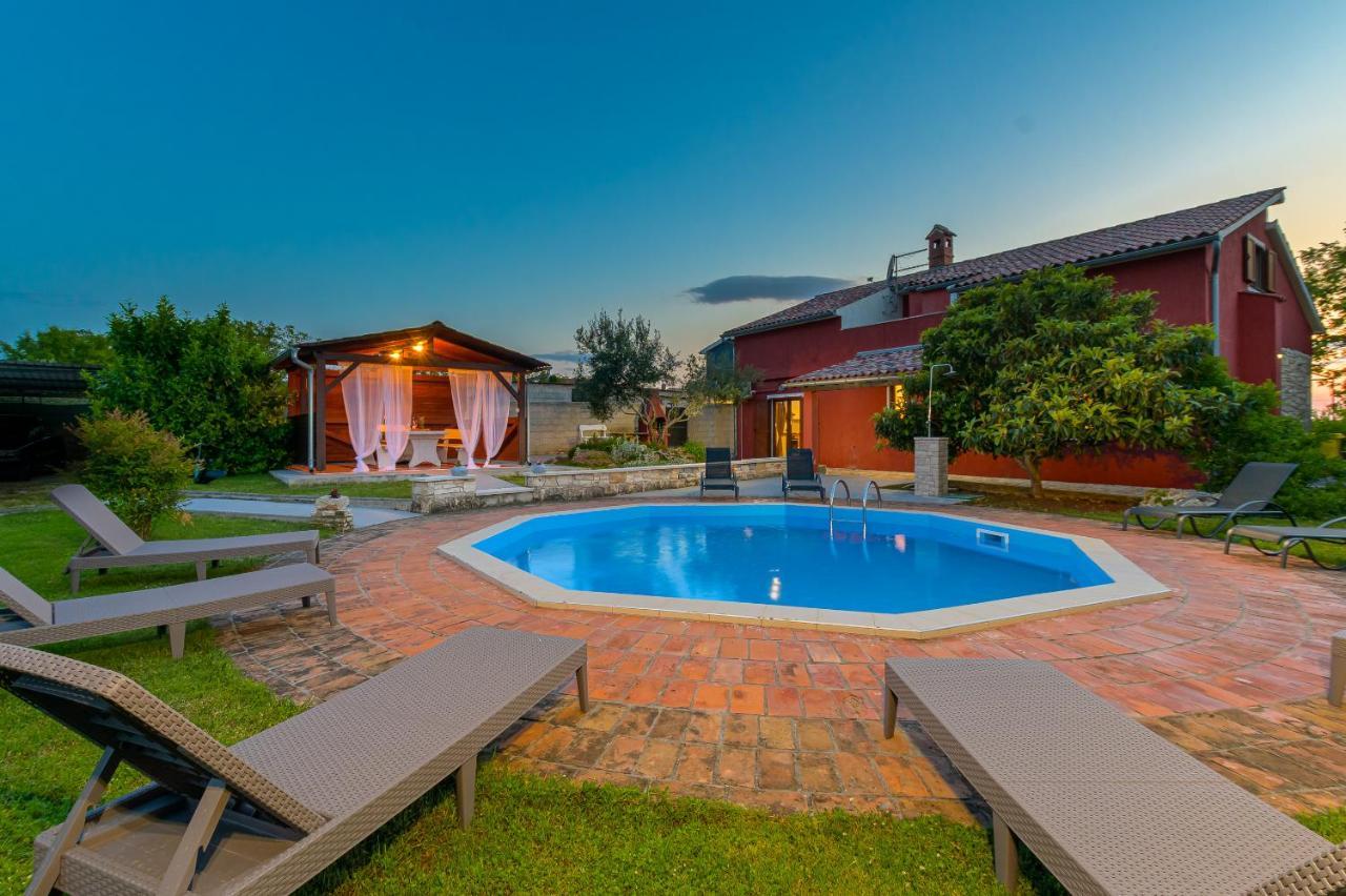 Villa Carla With Private Pool & Kids Playground - Pet Friendly Mutvoran المظهر الخارجي الصورة