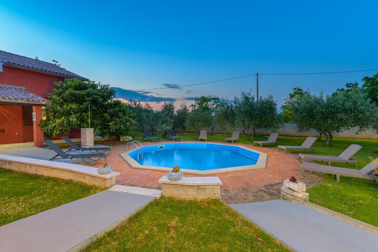 Villa Carla With Private Pool & Kids Playground - Pet Friendly Mutvoran المظهر الخارجي الصورة