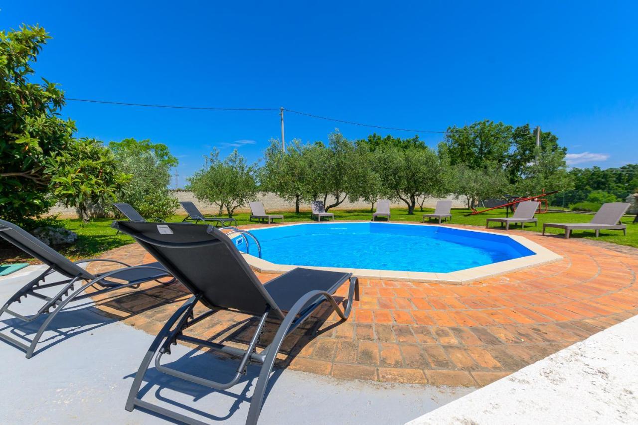Villa Carla With Private Pool & Kids Playground - Pet Friendly Mutvoran المظهر الخارجي الصورة