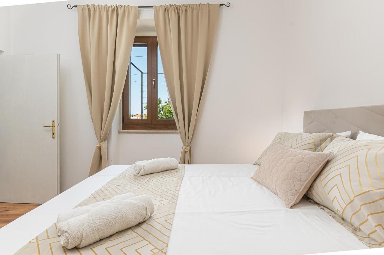Villa Carla With Private Pool & Kids Playground - Pet Friendly Mutvoran المظهر الخارجي الصورة